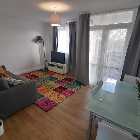 White City Apartment, Your London Stay 외부 사진